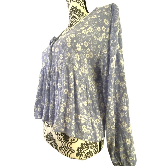 HIPPIE ROSE LONG SLEEVE LIGHT BLUE FLORAL BLOUSE WOMENS SIZE XL - Picture 3 of 9